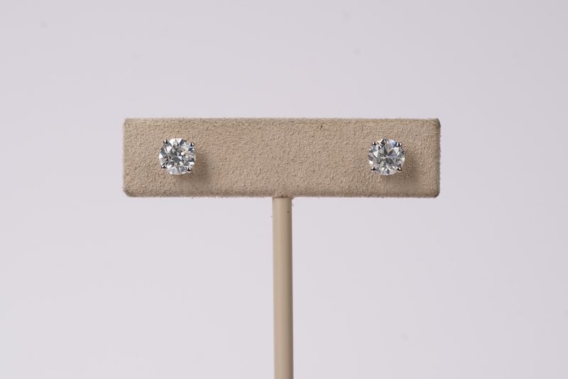 VNTT- 14KW 1.48ctw H/SI2-I1 Round Diamond Stud Earrings