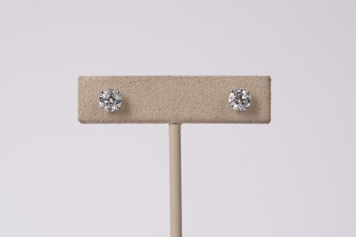 VAET- 14KW 1.47ctw G/I1 Round Diamond Stud Earrings