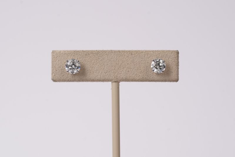 VAET- 14KW 1.47ctw G/I1 Round Diamond Stud Earrings