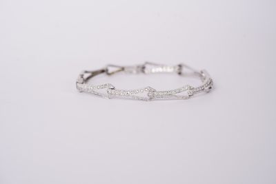 VAET- 18KW 11.93g 2.50ctw  Diamond Fashion Bracelet 7.75&quot;