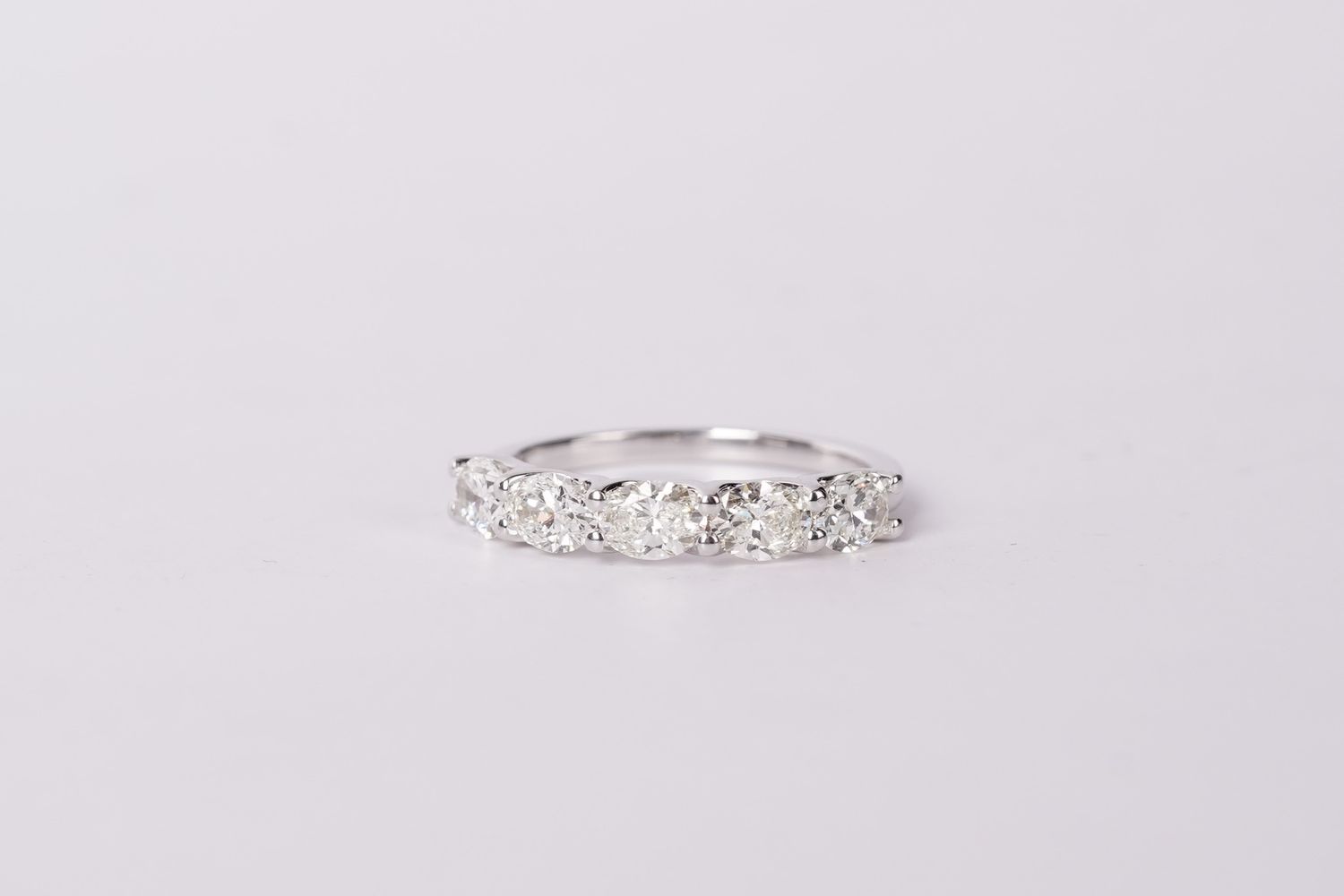 VLET-14KW 2.69g 1.51ctw H-I/VVS1-VS1 GIA Oval Diamond Stackable Band (size 7)