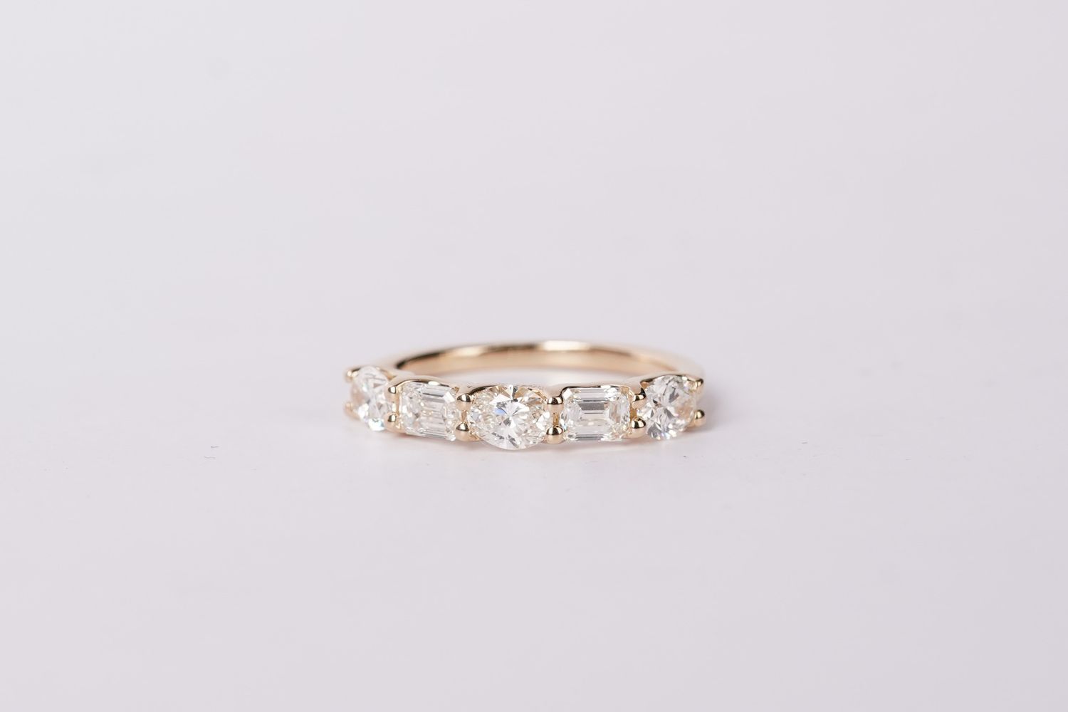 VLET-14KY 2.70g 1.50ctw H/VVS1-VS1 GIA Emerald &amp; Oval Diamond Stackable Band (size 7)