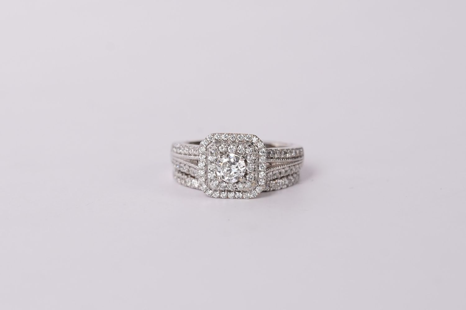 14KW 6.19g 1.30TW (.33ctr) H/VS2 Diamond Halo Engagement Ring (size 5)