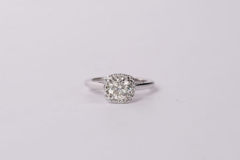 18KW 4.35g 1.30ctw (1.10ctr) I/I1 Round Diamond Tacori Halo Engagement Ring (size 4.5)