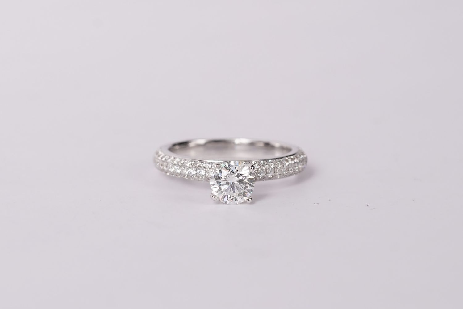AVTT- 18KW 4.16g 1.68ctw (.88ctr) G/SI2 Round Diamond Pave Engagement Ring (size 6.5)