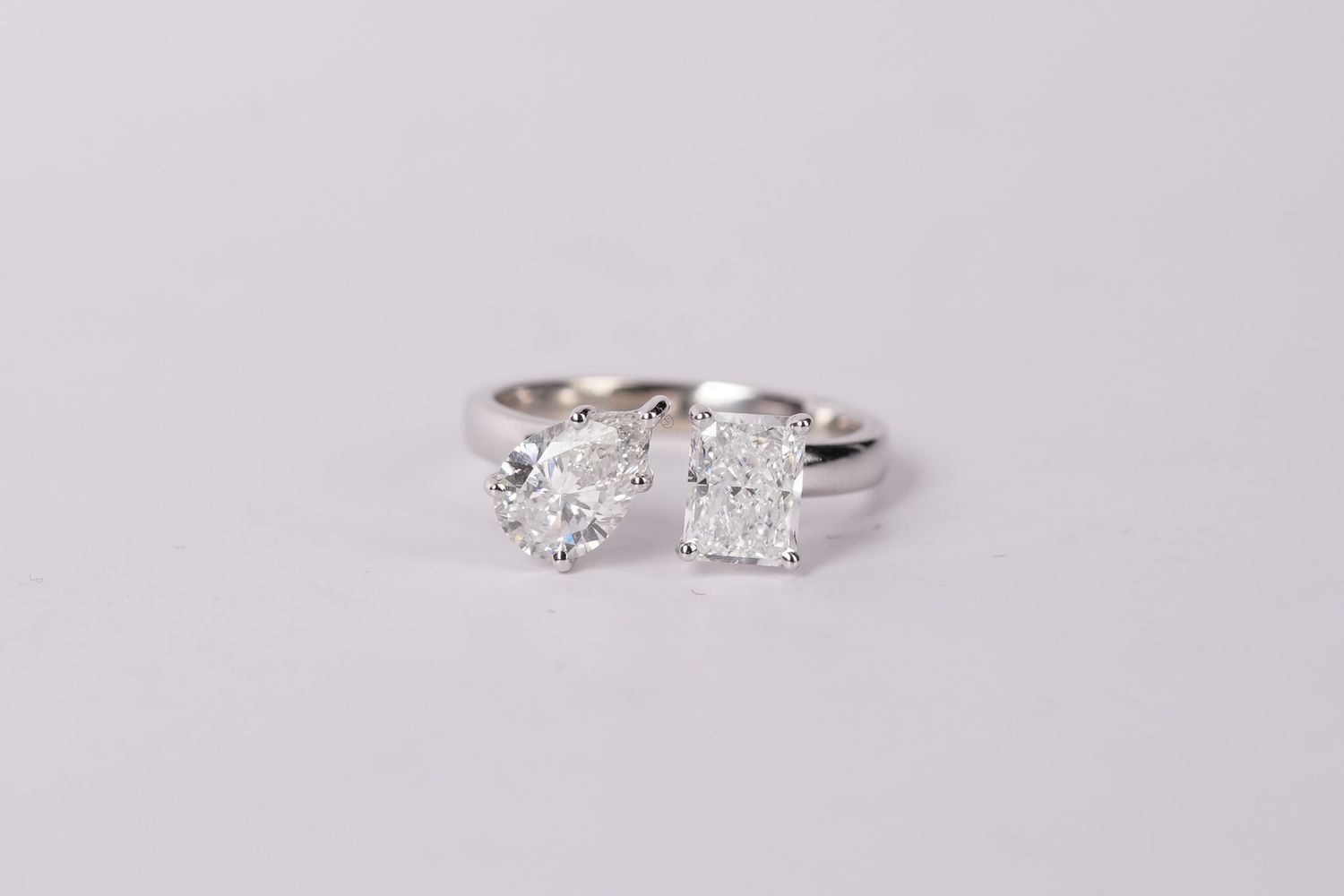 RTTX- 14KW 3.48g 2.00ctw G-H/VS1 Lab Grown Pear &amp; Radiant Diamond Two Stone Ring (size 6.5)