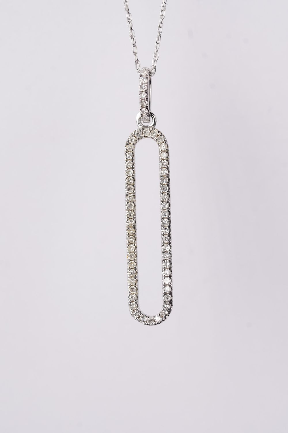 ADT- 14KW 1.69g .20ctw Diamond Oval Necklace 18&quot;