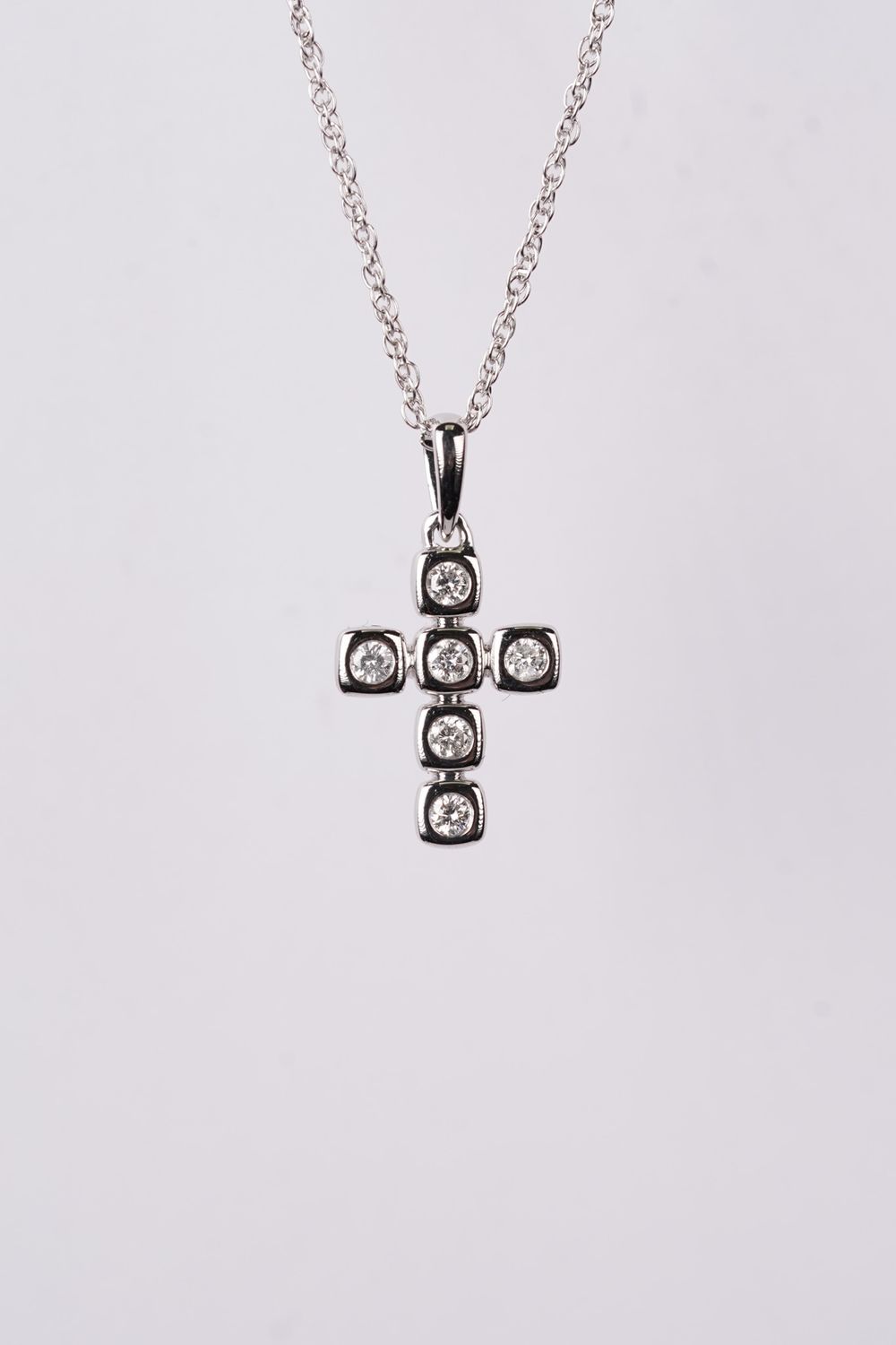 VBT- 14KW 1.83g .16ctw Diamond Bezel Cross Necklace 18&quot;