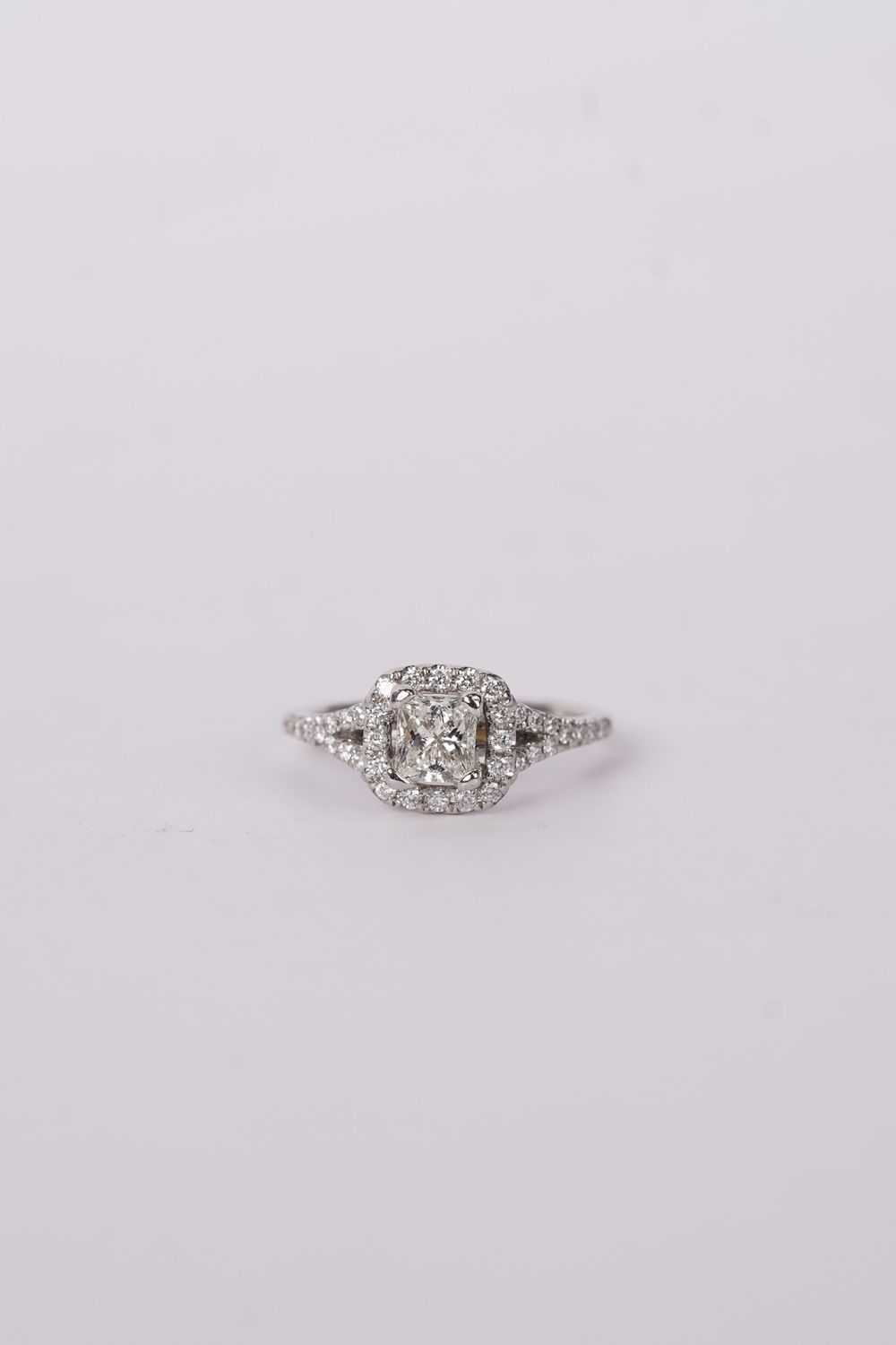 Plat 4.82g 1.16TW (.71ctr) H/SI2 Princess Diamond Halo Ring (size 6.25)