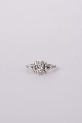 Plat 4.82g 1.16TW (.71ctr) H/SI2 Princess Diamond Halo Ring (size 6.25)