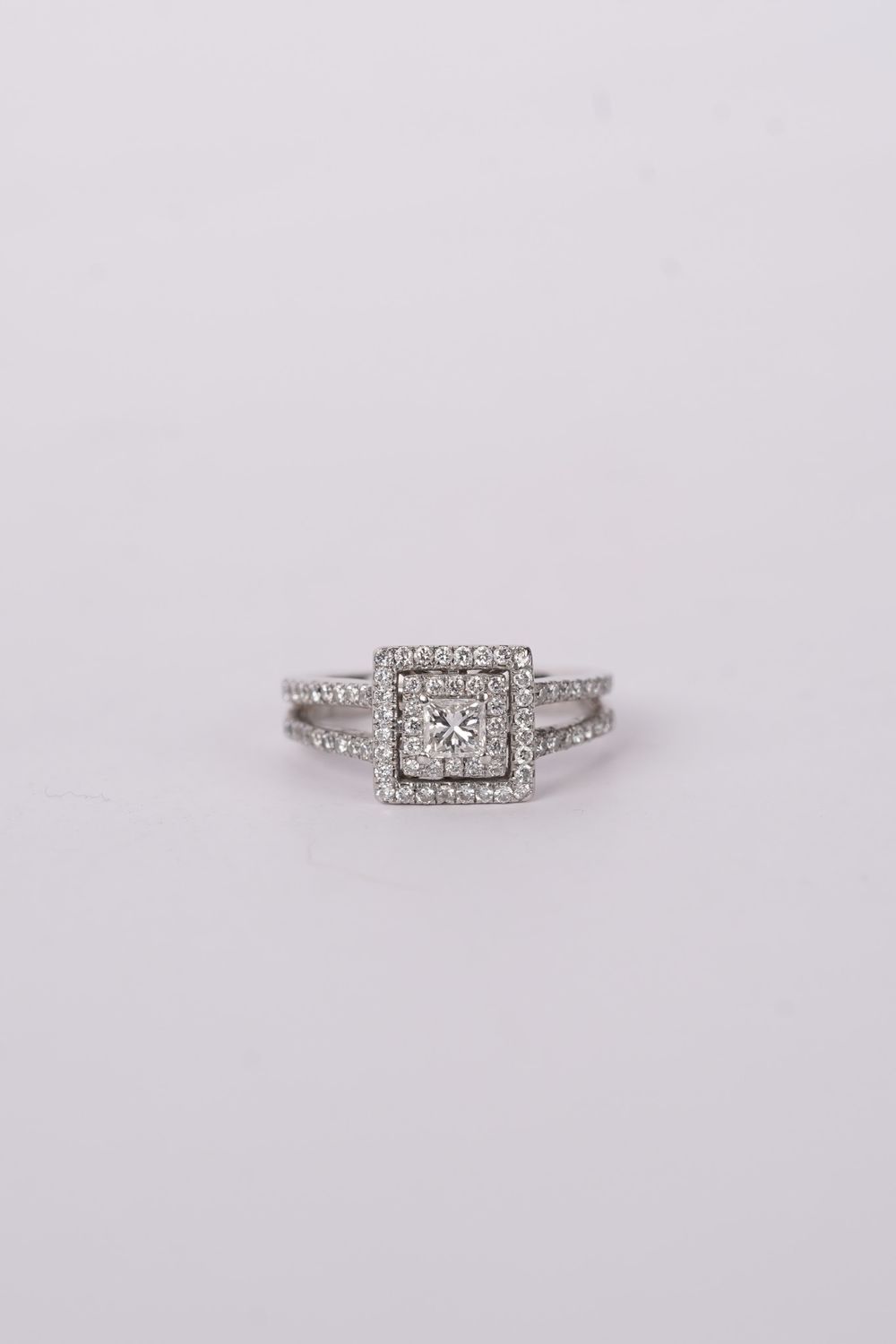 18KW 4.65g 1.00ctw (.30ctr) H/SI1 Princess Cut Diamond Double Halo Engagement Ring (size 6.25)
