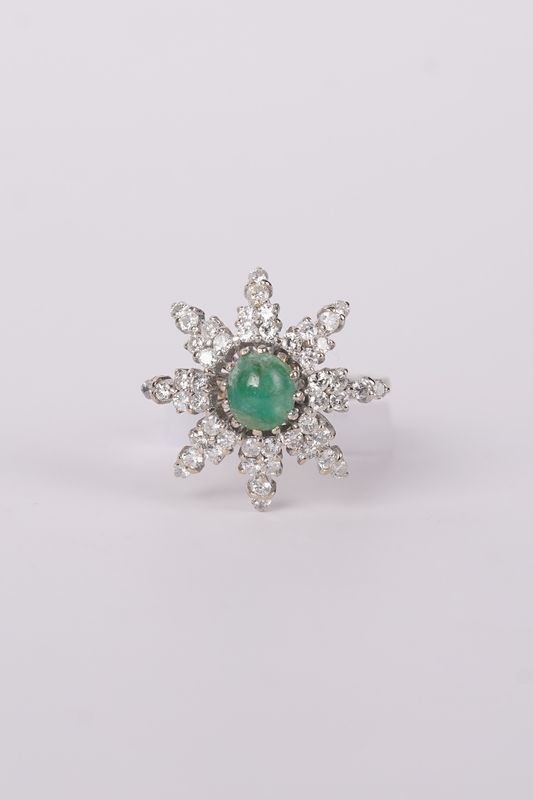 RET- 18KW 5.94g 1.50ctw (.50ctr) Jade &amp; Diamond Starburst Ring (size 5.5)