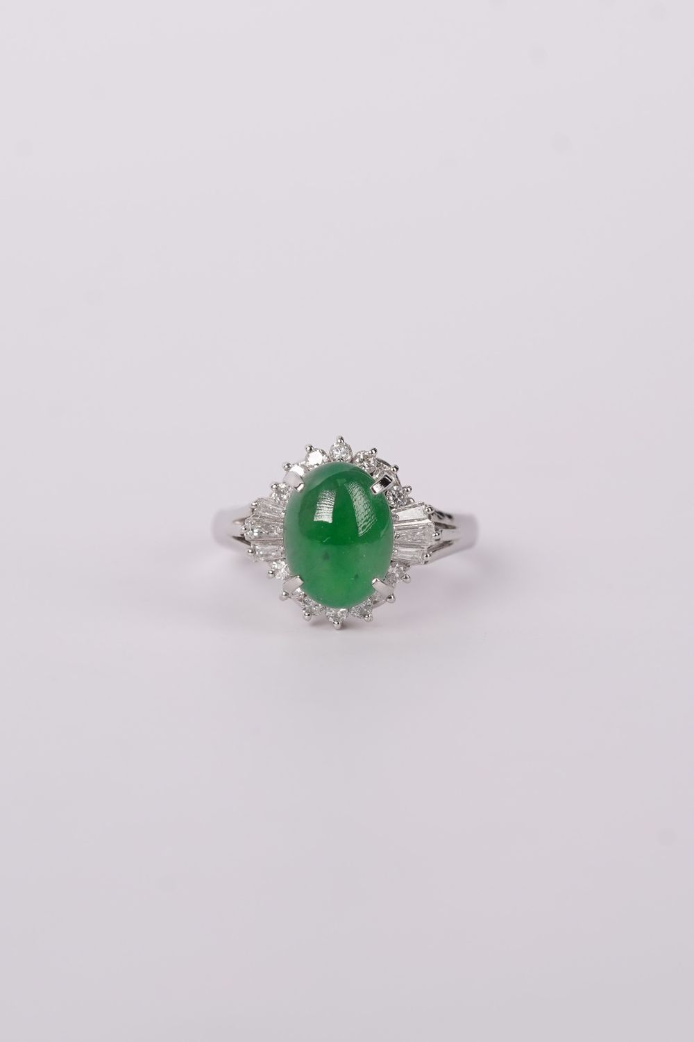 LETX-Platinum 7.50g 3.88ctw (3.38ctr) Jade &amp; Diamond Estate Ring (size 7.5)