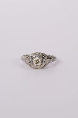 DER-18KW 2.5g .37ctw L/VS1 European Cut Diamond Antique Ring (size 7.5)