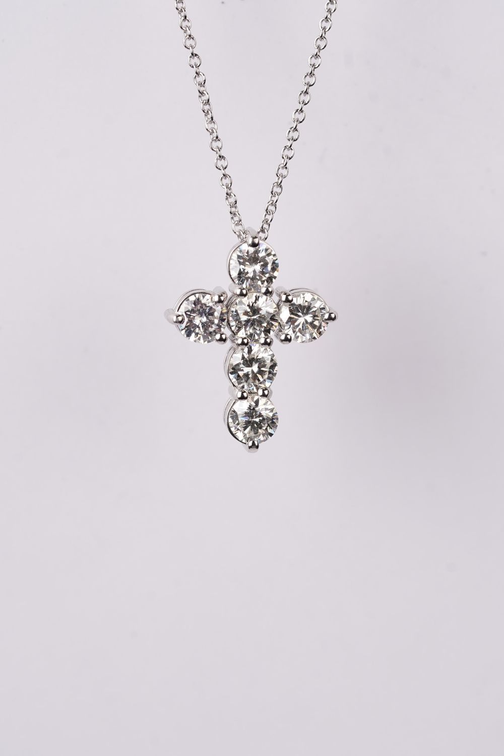 AVVE- 14KW 5.20g 2.17ctw Diamond Cross Necklace 16-18&quot;