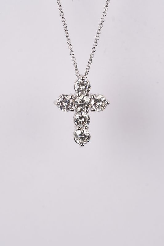 AVVE- 14KW 5.20g 2.17ctw Diamond Cross Necklace 16-18&quot;