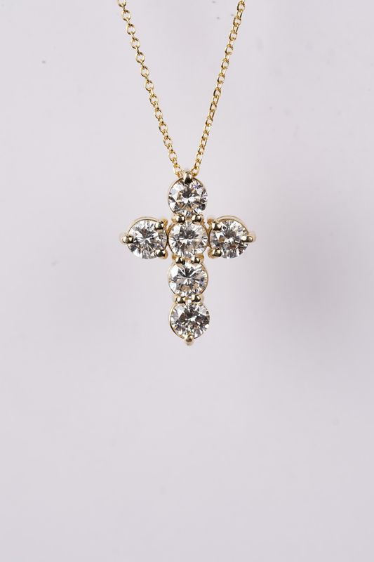 ADBE- 14KY 5.2g 2.58ctw Diamond Cross Necklace 16-18&quot;