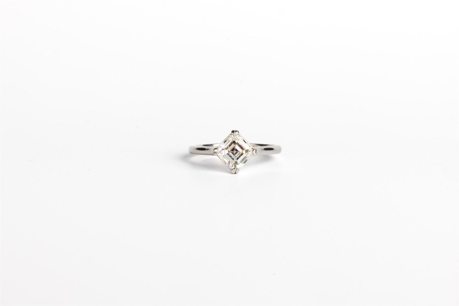 VTNTT- Platinum 4.82g 1.63ct G/VS1 Old Asscher Cut Diamond Solitaire Engagement Ring (size 7)