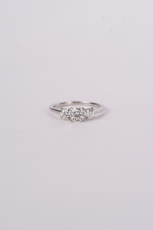 VNDD-Platinum 3.5g 1.20ctw (0.62ctr) I/VS1 Cushion Diamond Three Stone Engagement Ring (size 6.5)