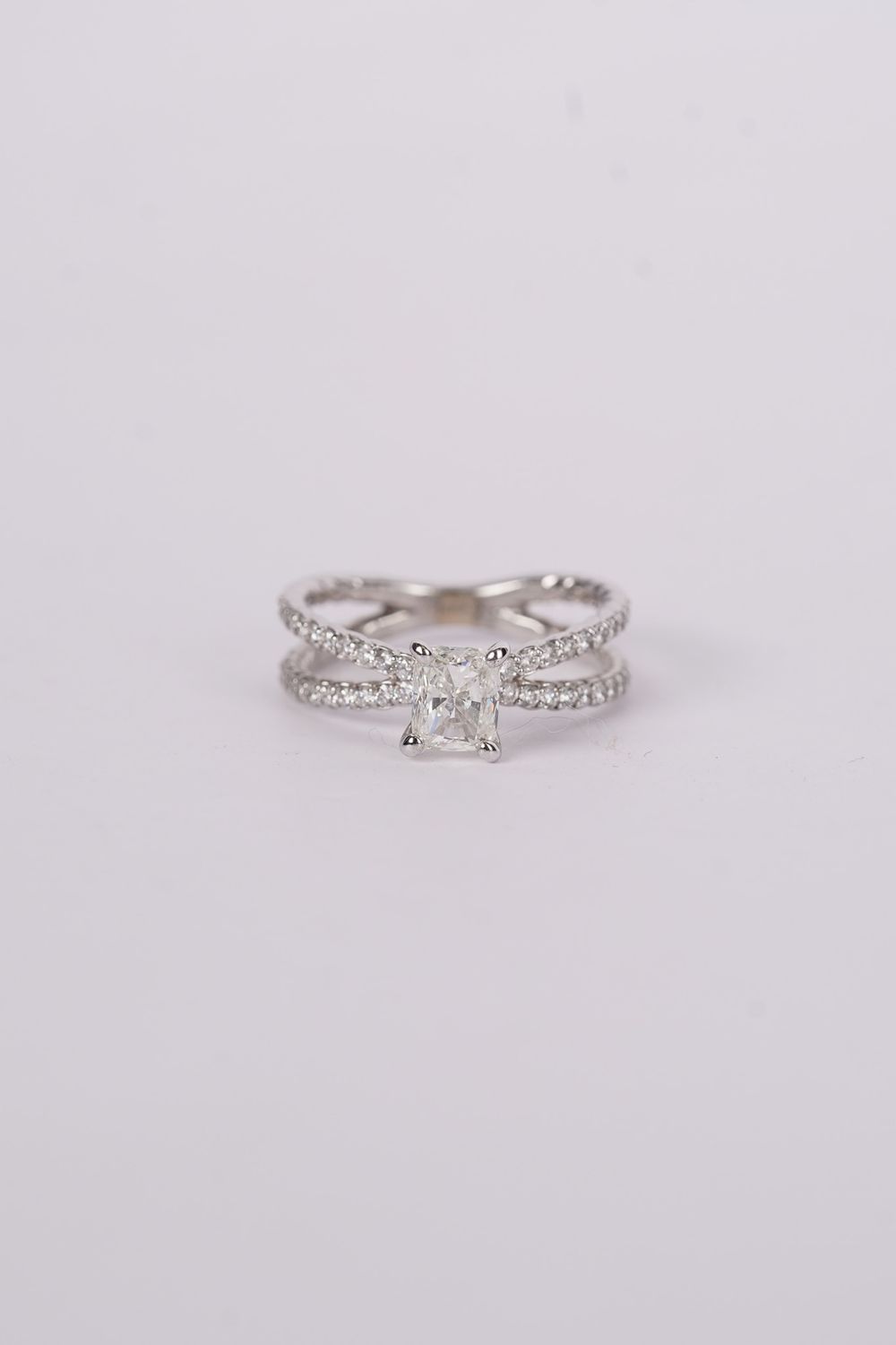 ALTP-14KW 3.46g 1.37ctw (.97ctr) H/VVS2 GIA Cushion Diamond Engagement Ring (size 7)