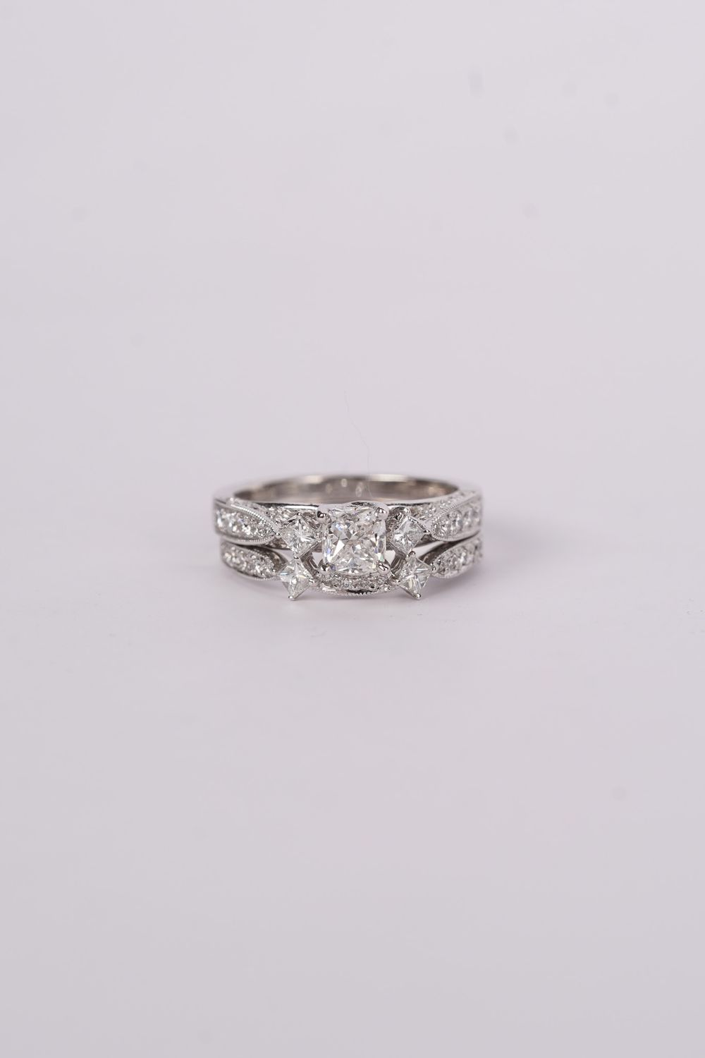 18KW 6.32g 1.60ctw (.72ctr) F /SI2 Cushion Diamond Wedding Set (size 6.25)