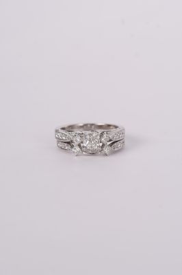 18KW 6.32g 1.60ctw (.72ctr) F /SI2 Cushion Diamond Wedding Set (size 6.25)