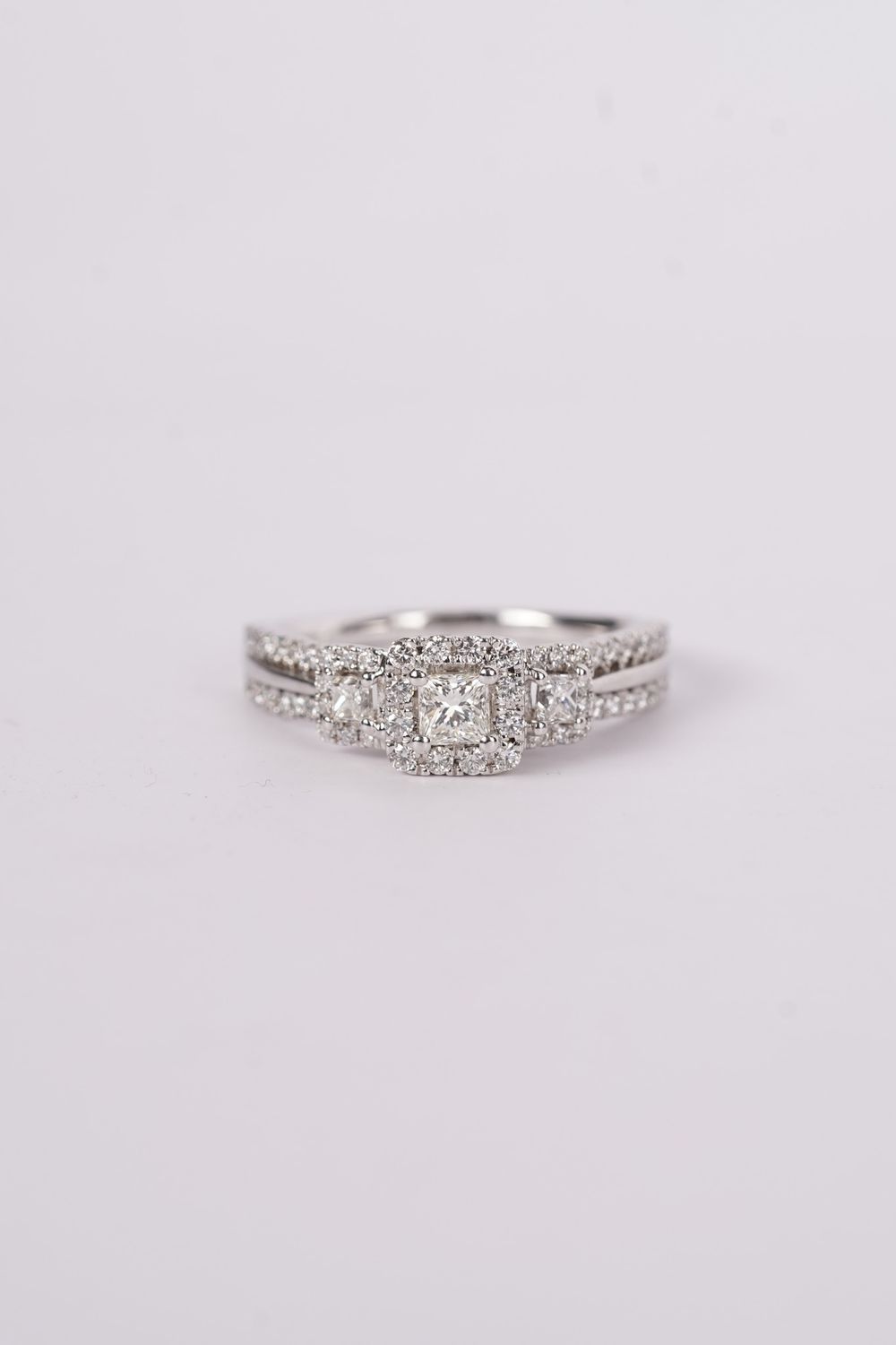 VVTT-14KW 5.8g 1.25ctw (.33ctr) I/SI1 Princess Cut Diamond Three Stone Vera Wang Halo Engagement Ring (size 8.25)