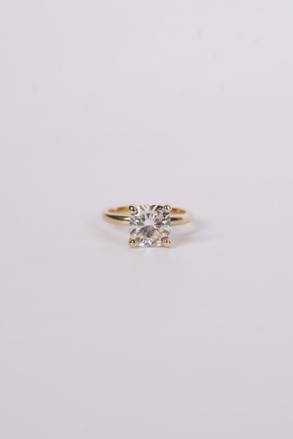 VDTT- 14KY 4.60g 3.41ct I/SI1 IGI Cushion Diamond Solitaire Engagement Ring (size 7)