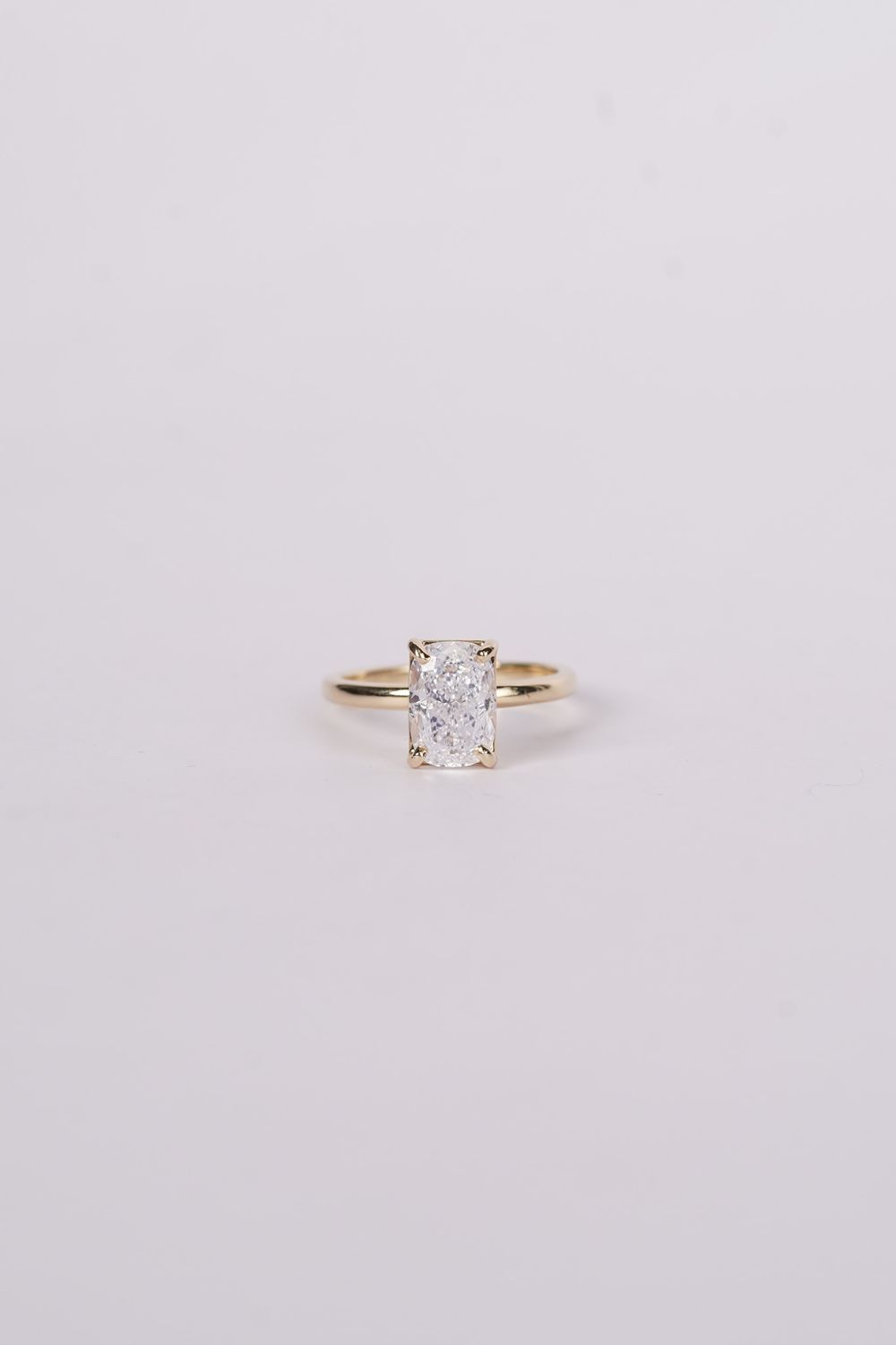 VDATT- 14KY 2.42g 2.01ct  D/VS2 Elongated Cushion Diamond Engagement Ring (size 5)