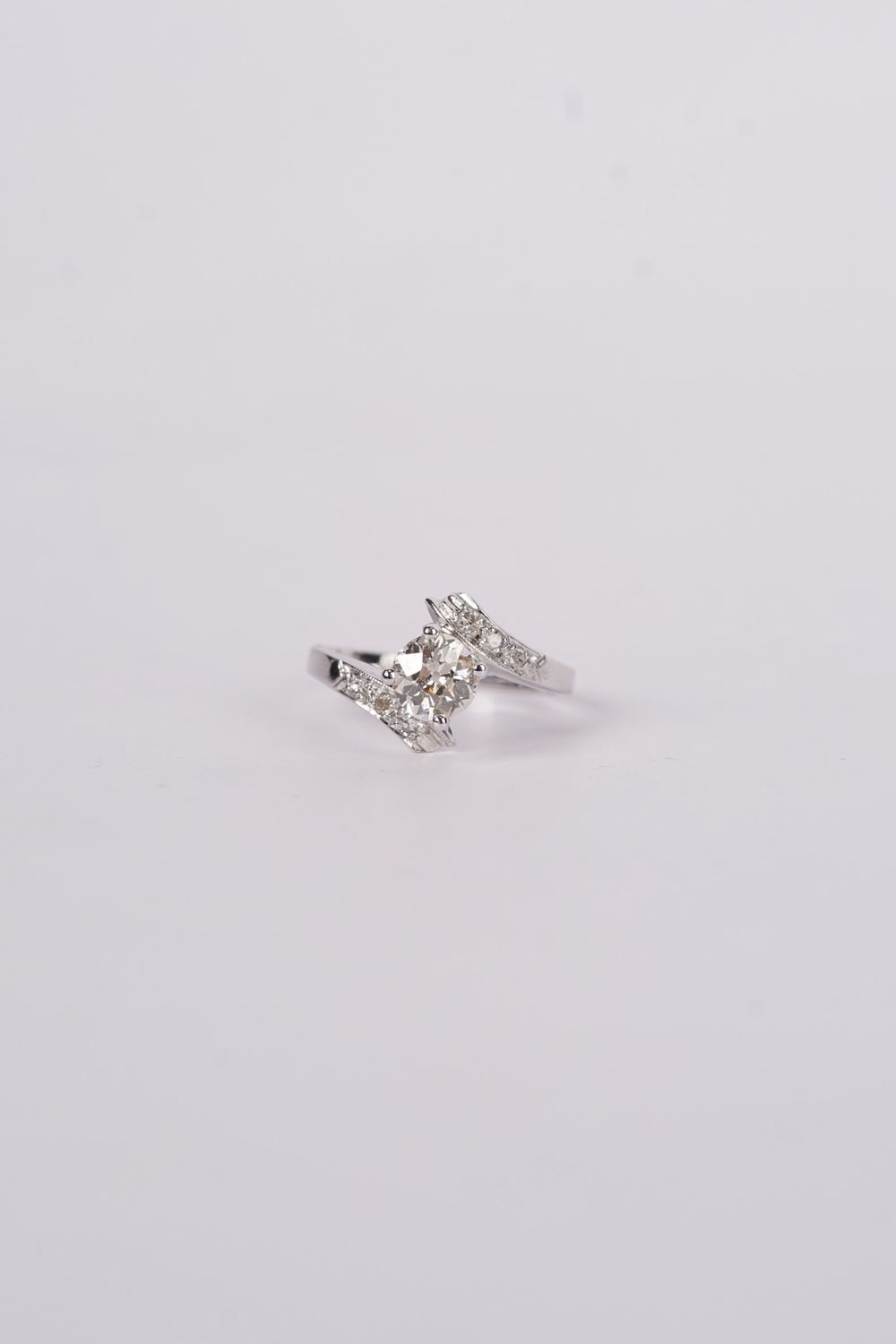 VNTT- 14KW 2.48g 1.08ctw (.98ctr) K/SI2 Mine Cut Diamond Bypass Antique Ring (size 6.5)