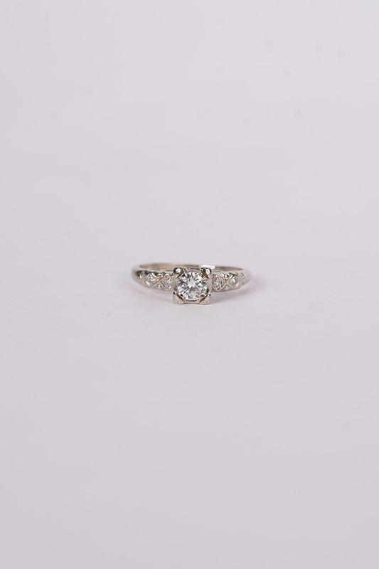 18KW 2.2g .50ctw (.40ctr) G/SI1 European Cut Diamond Antique Ring (size 5.75)