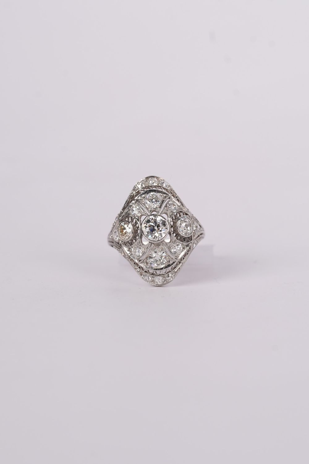 VBTT- Platinum 5.47g 1.90ctw (5/8ctr) J/VS1 European Cut Diamond Vintage Ring (size 6.5)