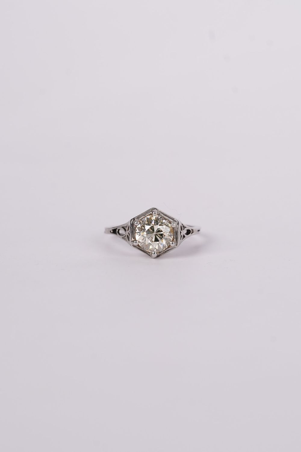 BDTT- Platinum 3.33g 2.11ct L-M/SI2 Old Mine Cut Diamond Vintage Ring (size 7.5)