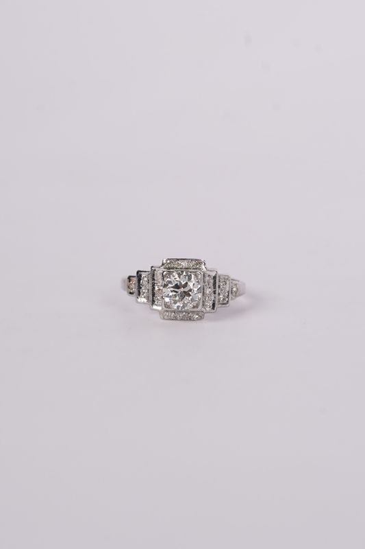 VAED-Platinum 3.40g .88ctw (.75ctr) J/SI2 European Diamond Vintage Ring (size 7)