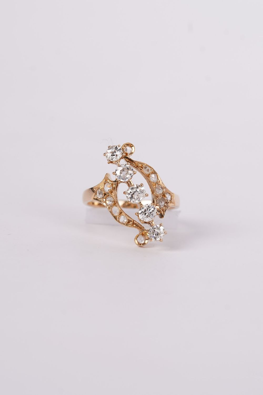VVET-18KY 5.0g 1.75ctw Diamond Antique Ring (size 7.5)
