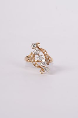 VVET-18KY 5.0g 1.75ctw Diamond Antique Ring (size 7.5)