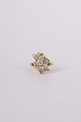 14KY 5.0g 1.50ctw Diamond Cluster Ring (size 6.25)