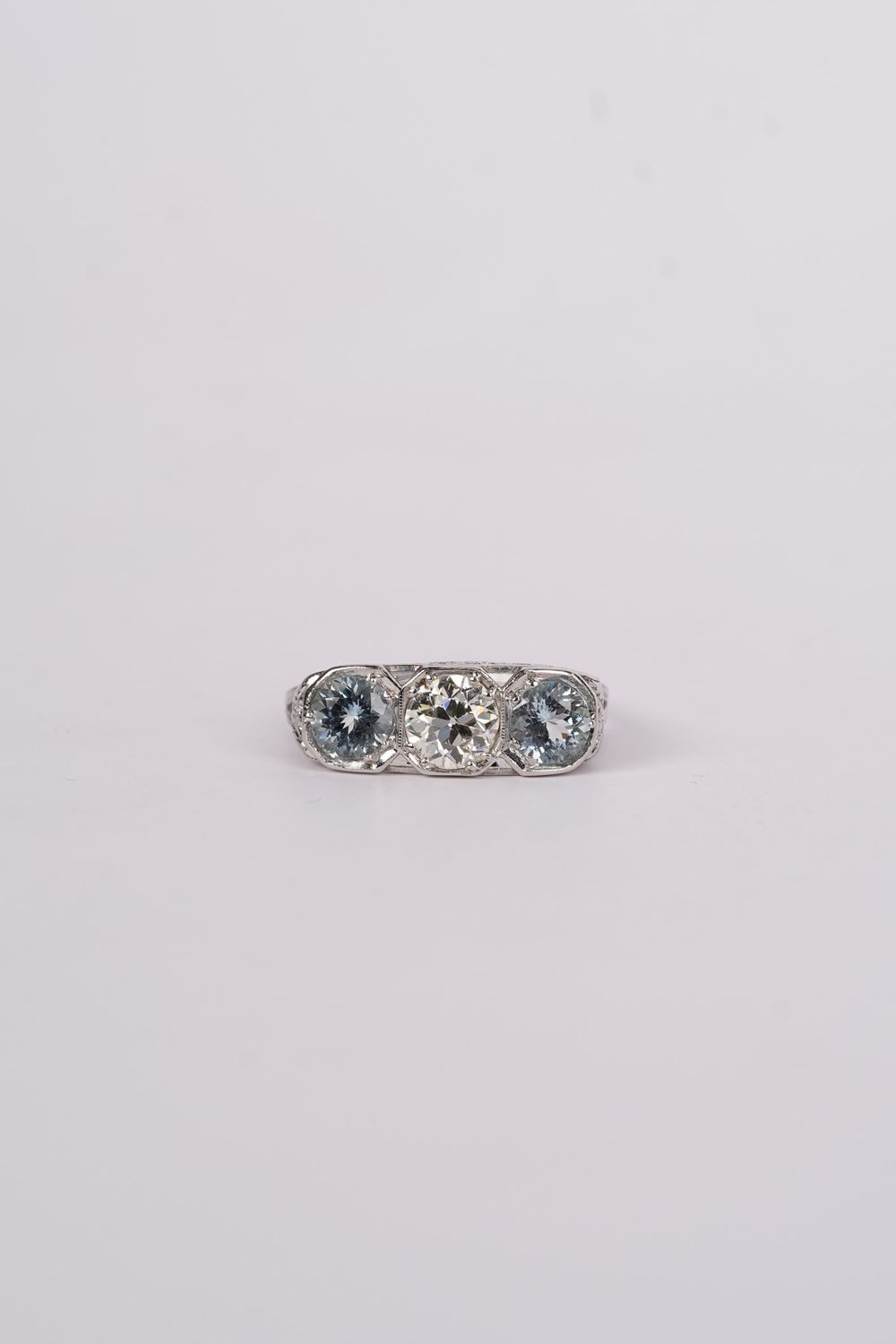 AETT-Platinum 5.48g 2.25ctw Diamond &amp; Aquamarine Antique 3-Stone Ring (size 8.5)