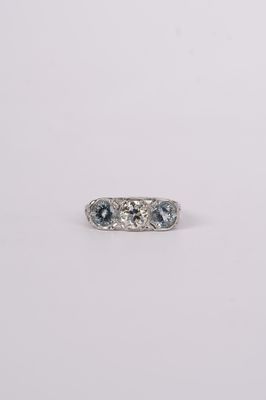 AETT-Platinum 5.48g 2.25ctw Diamond &amp; Aquamarine Antique 3-Stone Ring (size 8.5)