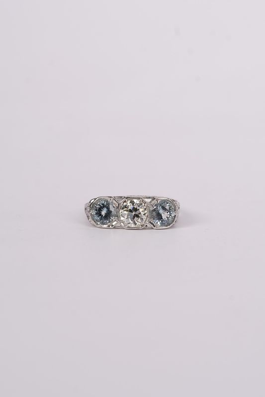 AETT-Platinum 5.48g 2.25ctw Diamond &amp; Aquamarine Antique 3-Stone Ring (size 8.5)