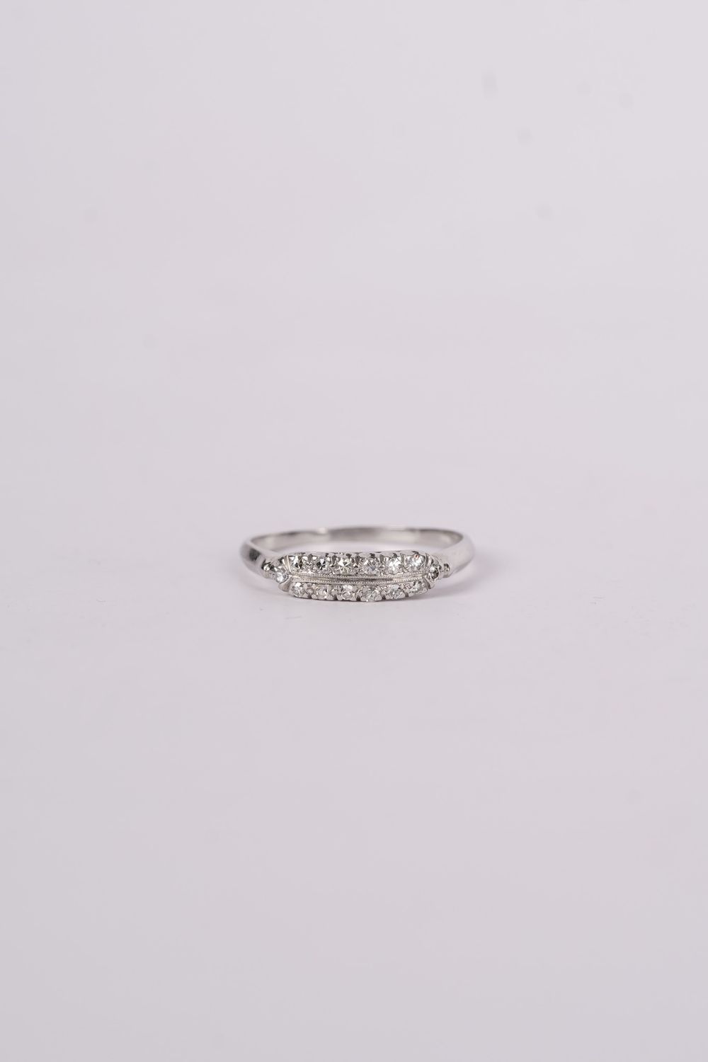 NAT- Platinum 2.9g .21ctw Vintage Diamond Band (size 8.25)