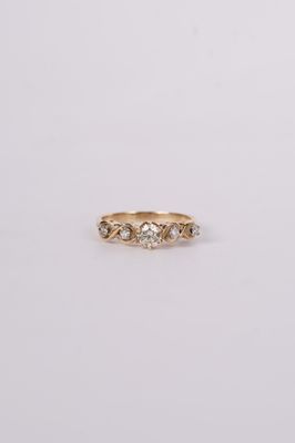 14KY 2.8g .70ctw (.54ctr) FLYB/VS2 Diamond Antique Ring (size 8.25)
