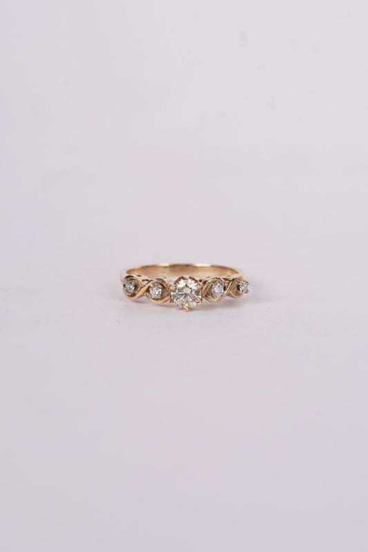 14KY 2.8g .70ctw (.54ctr) FLYB/VS2 Diamond Antique Ring (size 8.25)
