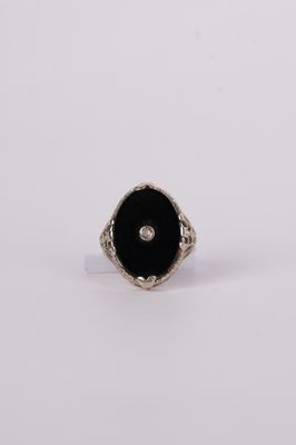NTT 14KW 2.59g .02ct Diamond &amp; Black Onyx Vintage Ring (size 3.5)