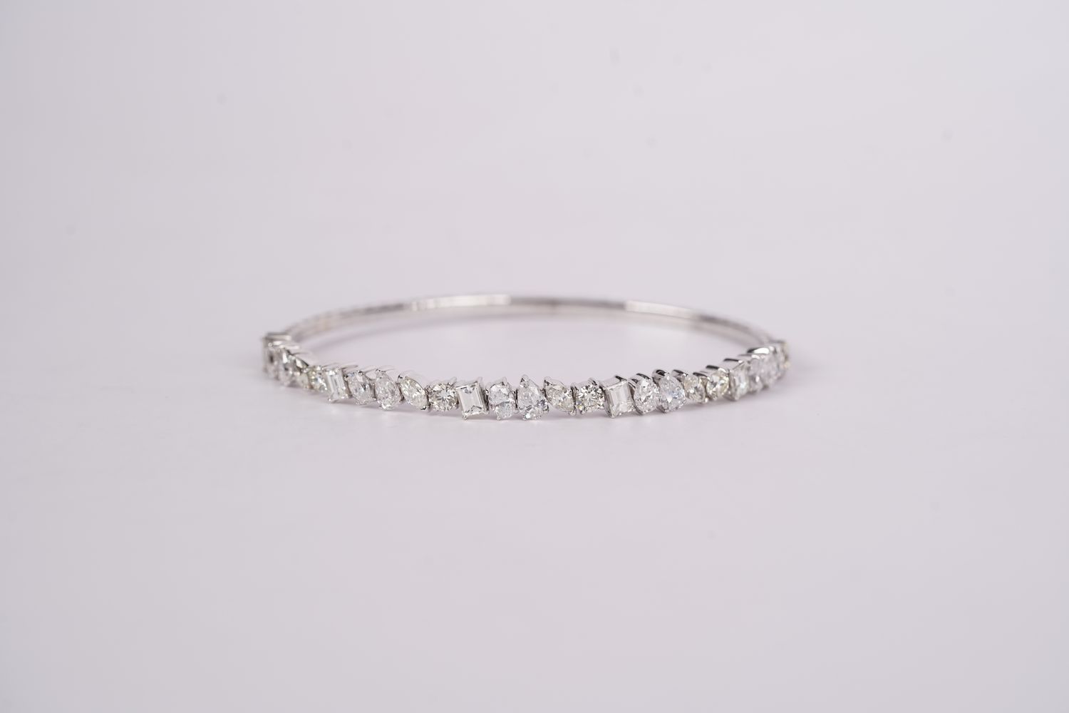 EVTTX- 14KW 12.20g 5.01ctw Multiple Cut Diamond Flex Bangle Bracelet
