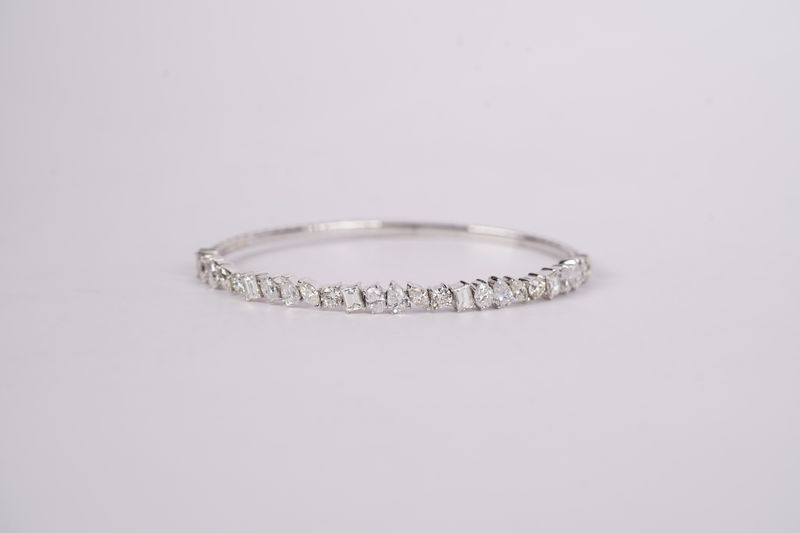 EVTTX- 14KW 12.20g 5.01ctw Multiple Cut Diamond Flex Bangle Bracelet