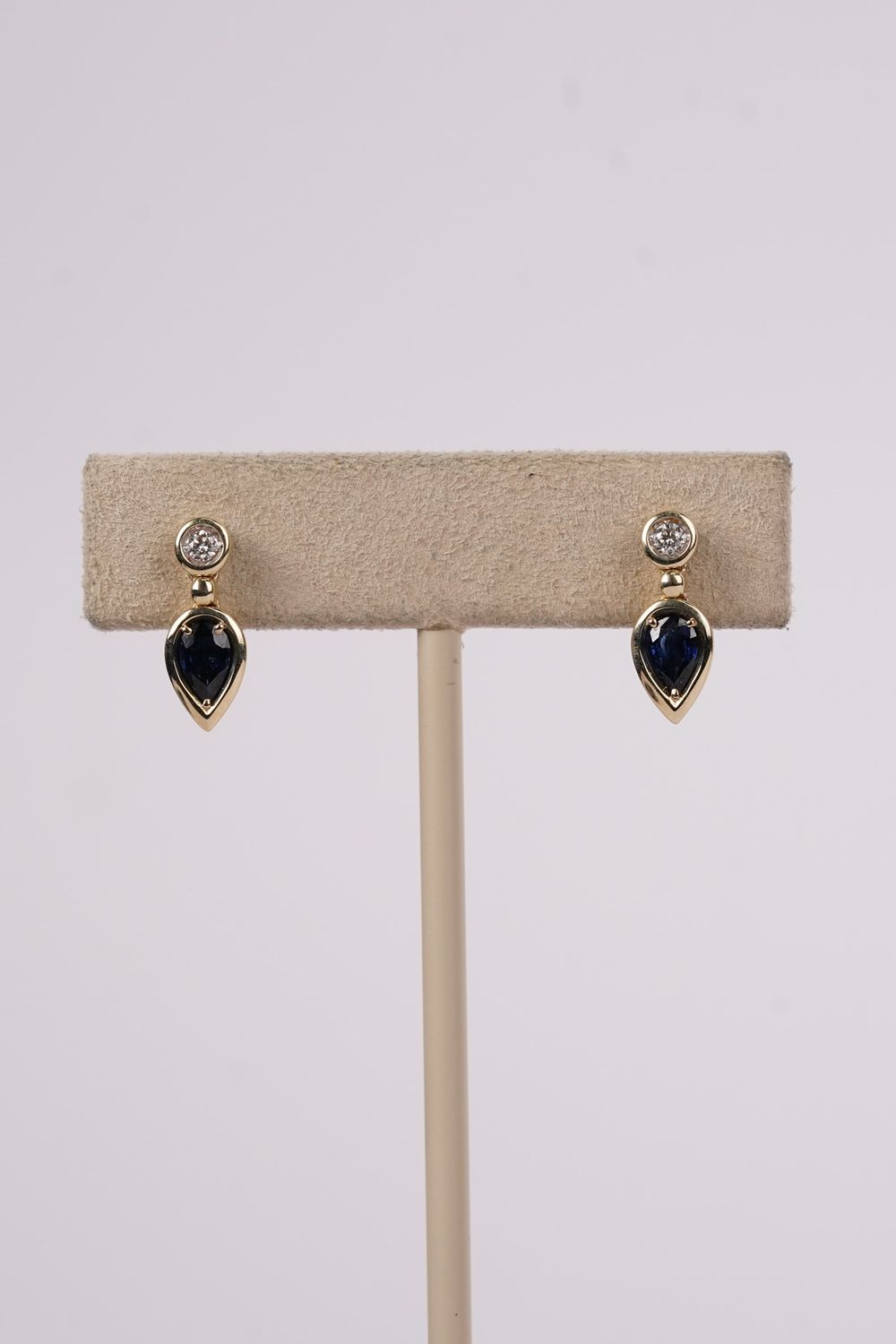 NDIT- 14KY 2.39g .74ctw Sapphire &amp; Diamond Dangle Earrings