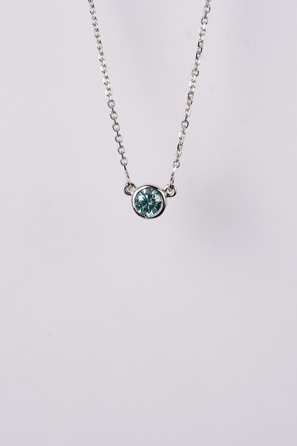 DET- 14KW 2.26g .32ct Irradiated Blue Diamond Solitaire Bezel Necklace 16-18&quot;