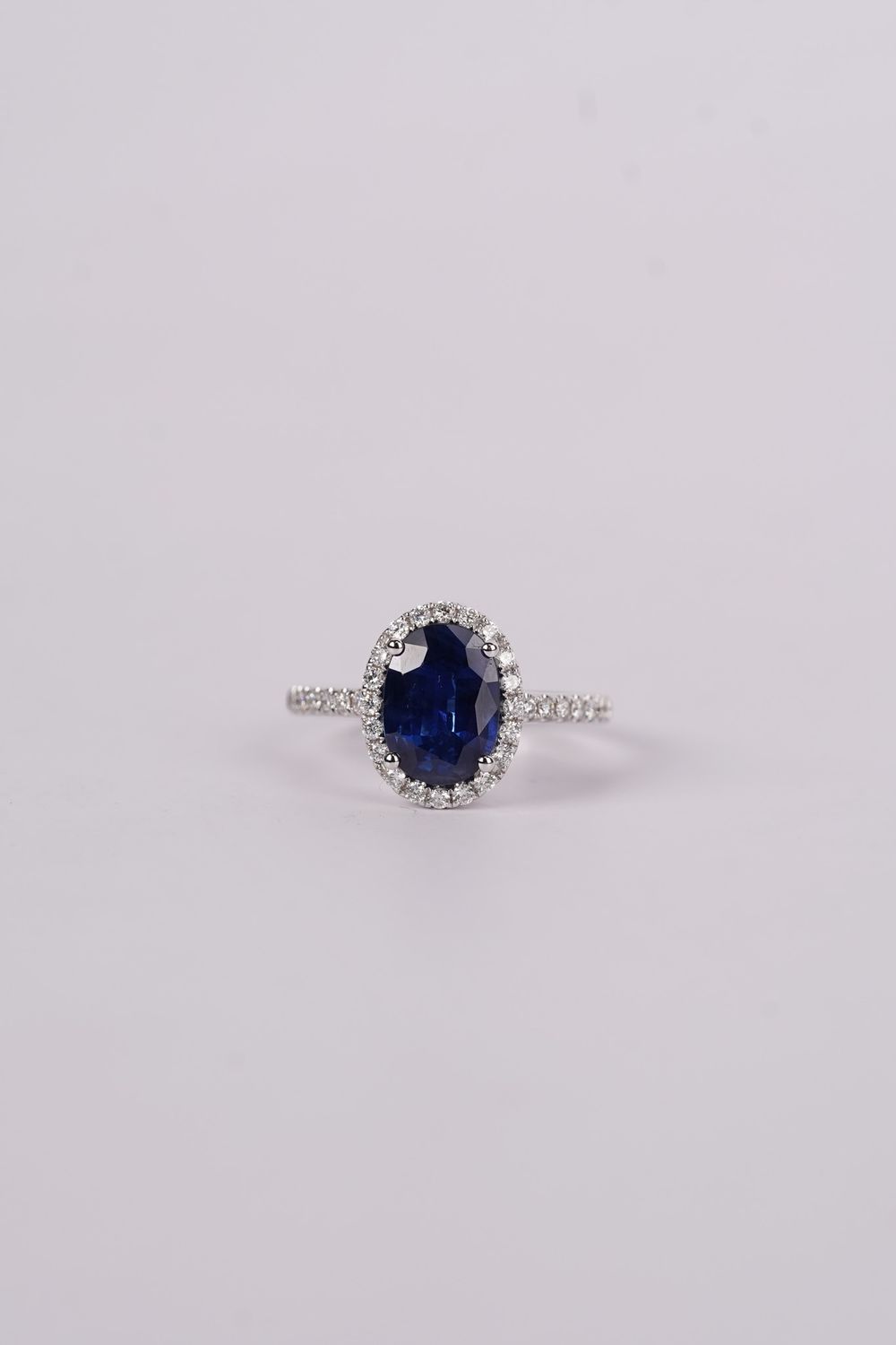 NIAT- 18KW 4.54g 2.64ctw (2.31ctr) Sapphire &amp; Diamond Halo Fashion Ring (size 6.5)