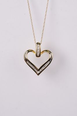 ITX- 10KY 2.36g .25ctw Baguette Diamond Heart Necklace 18&quot;